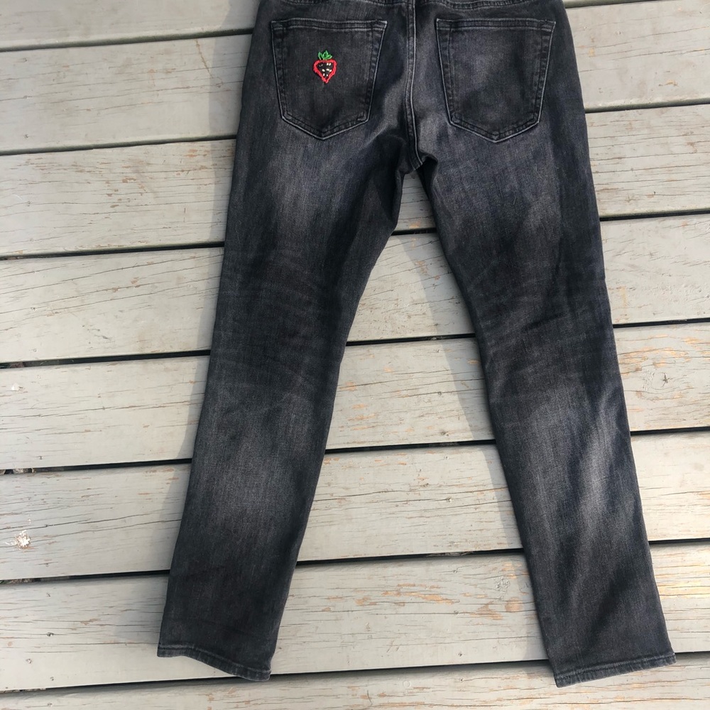 Black Abercrombie and Fitch ripped jeans